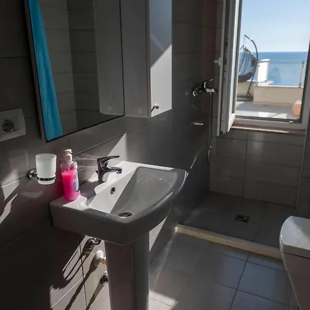 & Sea Apartman *